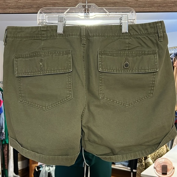 Old navy utility shorts - Picture 2 of 2